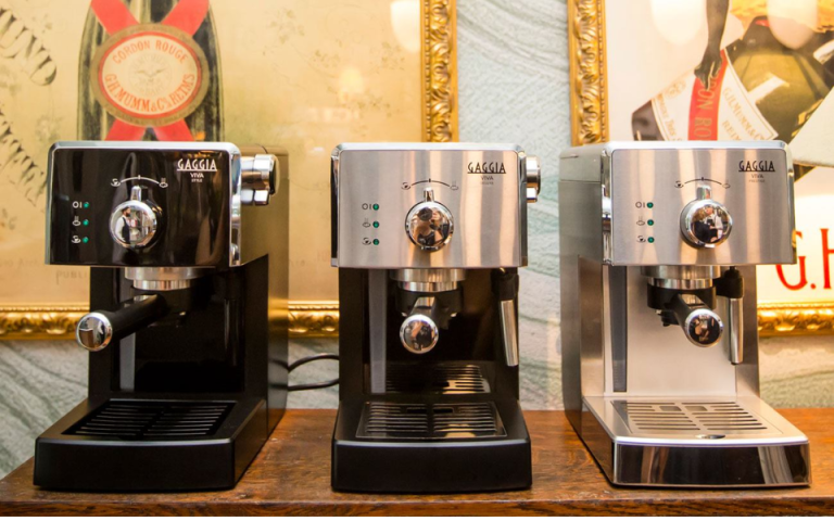 Máy pha cà phê Gaggia Viva Deluxe có thiết kể nhỏ gọn nhưng đầy đủ những tính năng cần có của máy pha cà phê gia đình
