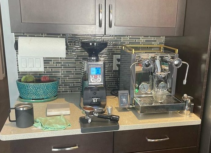 Eureka Atom Specialty 65 sở hữu chất lượng xay cao cấp và thiết kế hiện đại