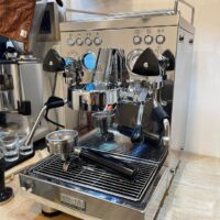 Máy pha cà phê WPM KD 310 có kết cấu nguyên khối vững chắc