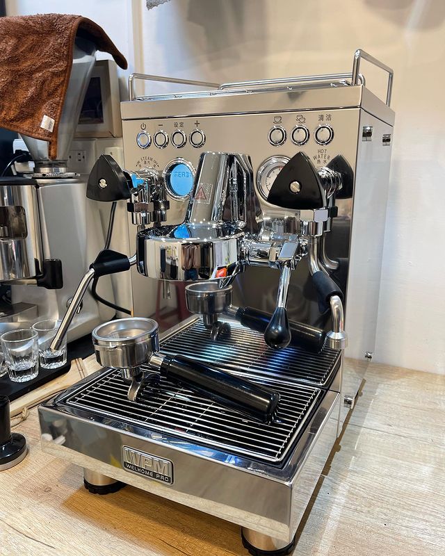 Máy pha cà phê WPM KD 310 có kết cấu nguyên khối vững chắc