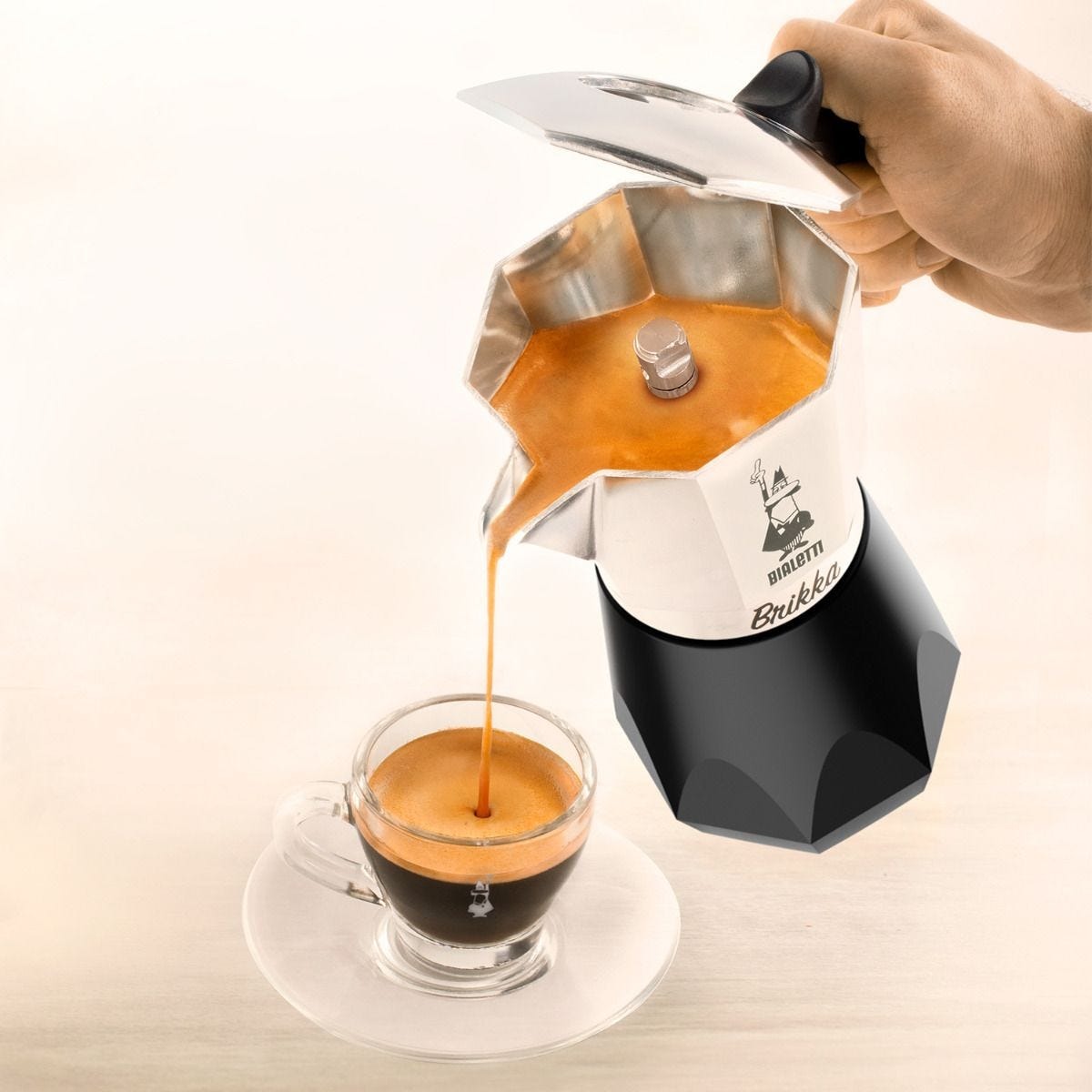 Ấm pha cà phê Bialetti Brikka New 2023 pha cà phê ngon với lớp crema dày đẹp