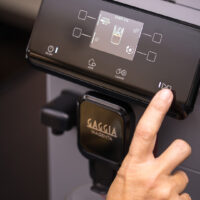 Gaggia Magenta Prestige Over Ice có màn hình cảm ứng nhạy và trực quan